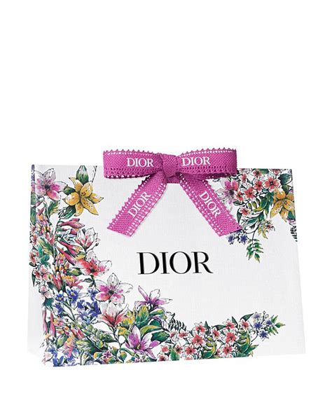 dior vip gift bag|dior complimentary gift wrapping.